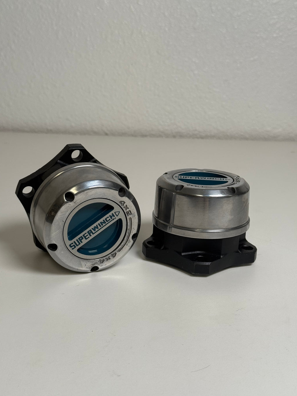 SuperWinch 400526 Locking Hubs 1981-86 Jeep CJ (5 bolt)