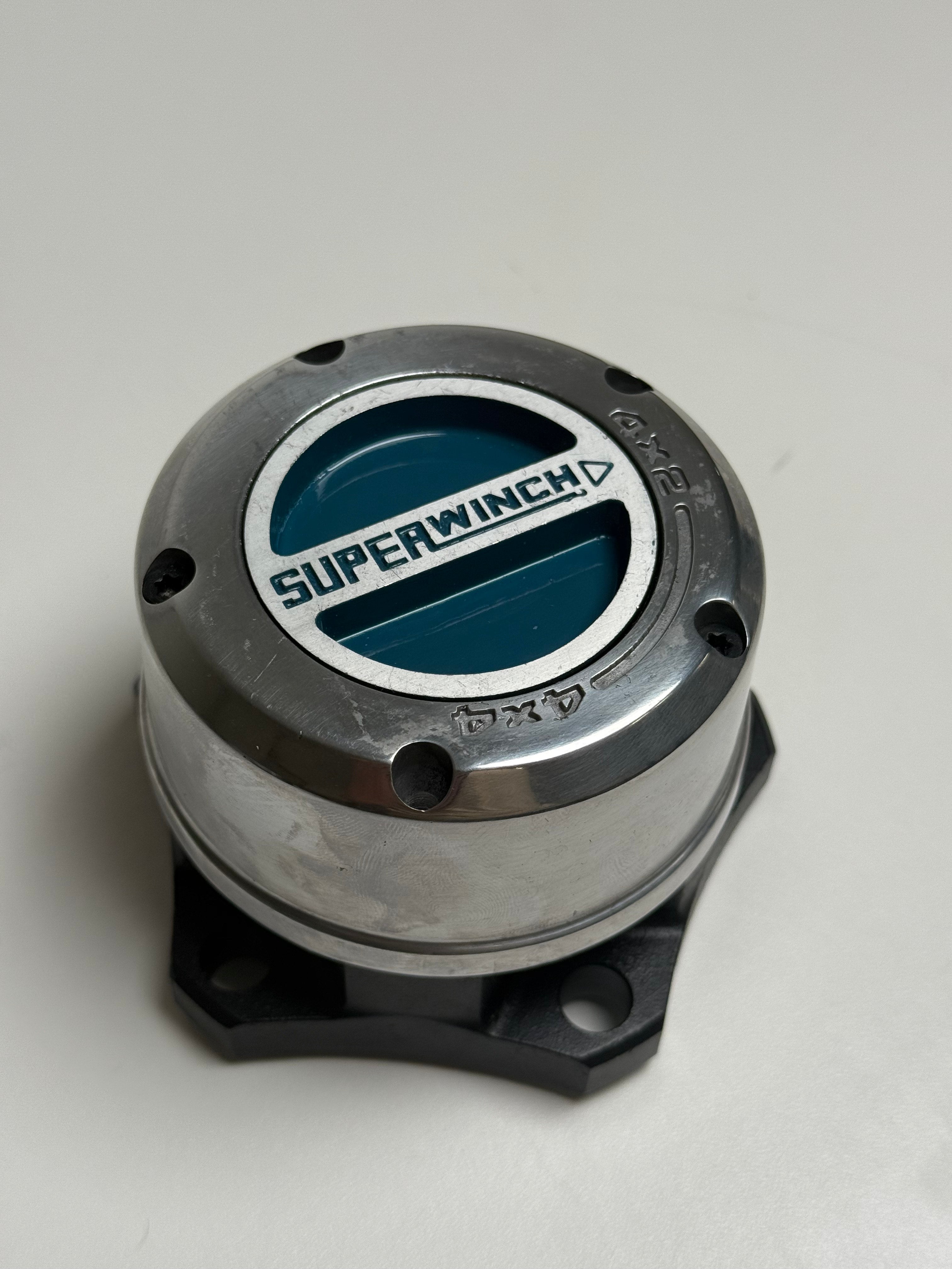 SuperWinch 400526 Locking Hubs 1981-86 Jeep CJ (5 bolt)